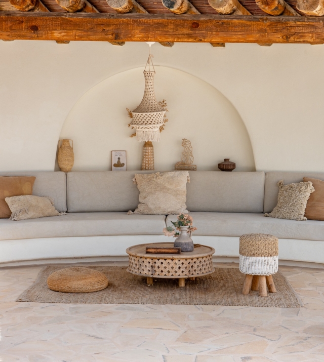 Resa Estates port des Torrent sale koop finca Ibiza lounge.jpg